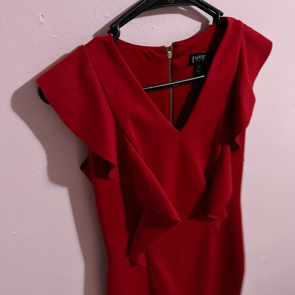 ENFOCUS STUDIO red dress size 6